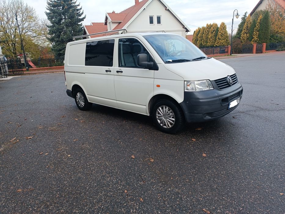 VW T5 brygadówka 1,9 TDI klimatyzacja hak stan bdb do jazdy.Polecam.
