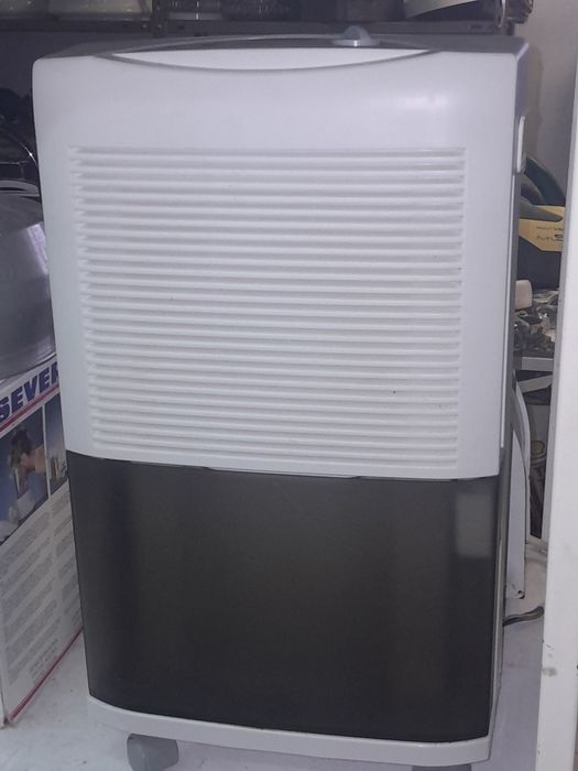 Desumificador electrico moderno 60€