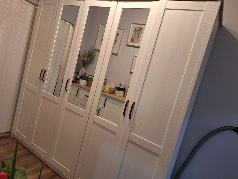 Nowa dużo szafa garderoba