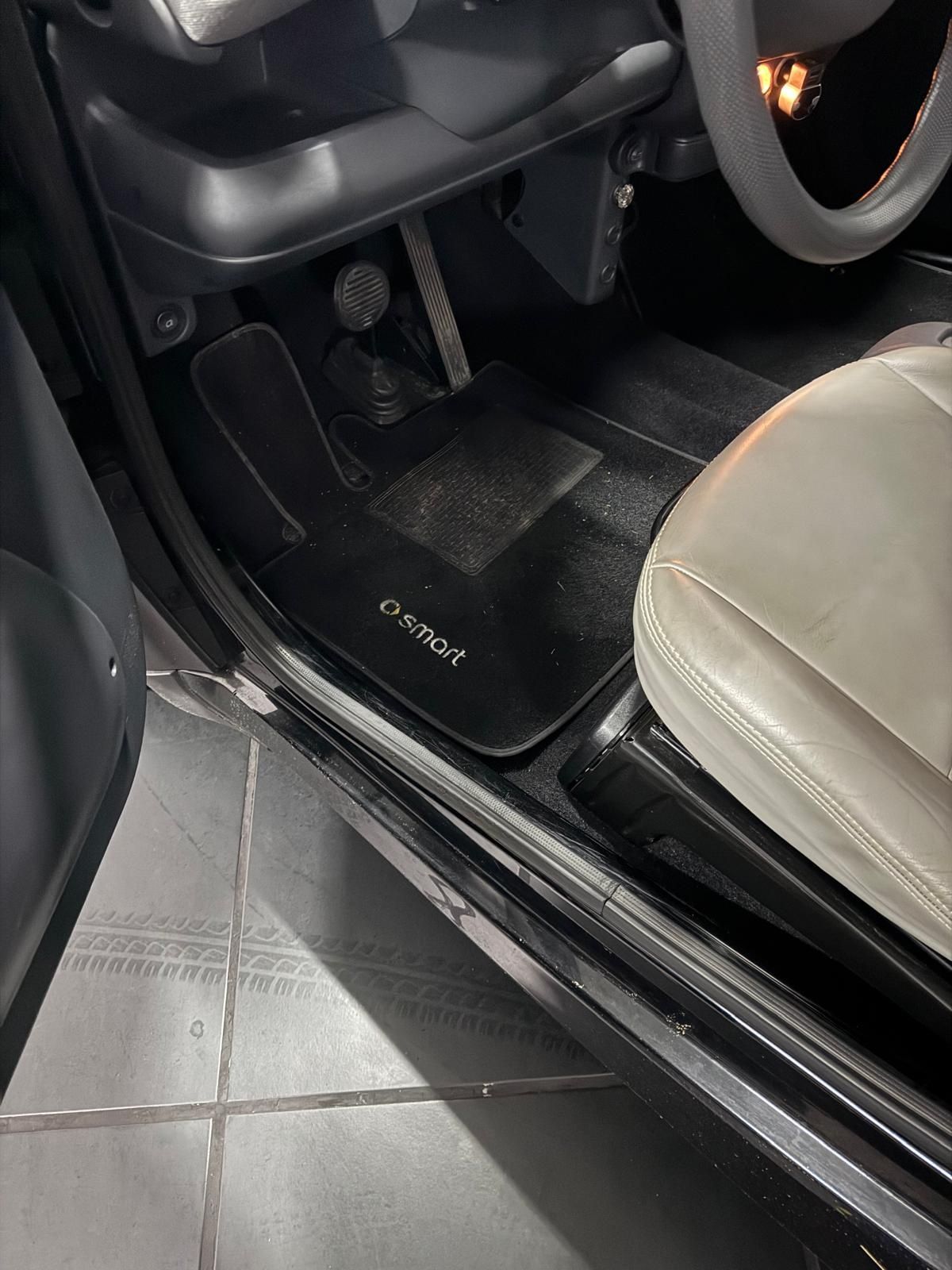 Smart Fortwo ac, pele e 75 mil kms