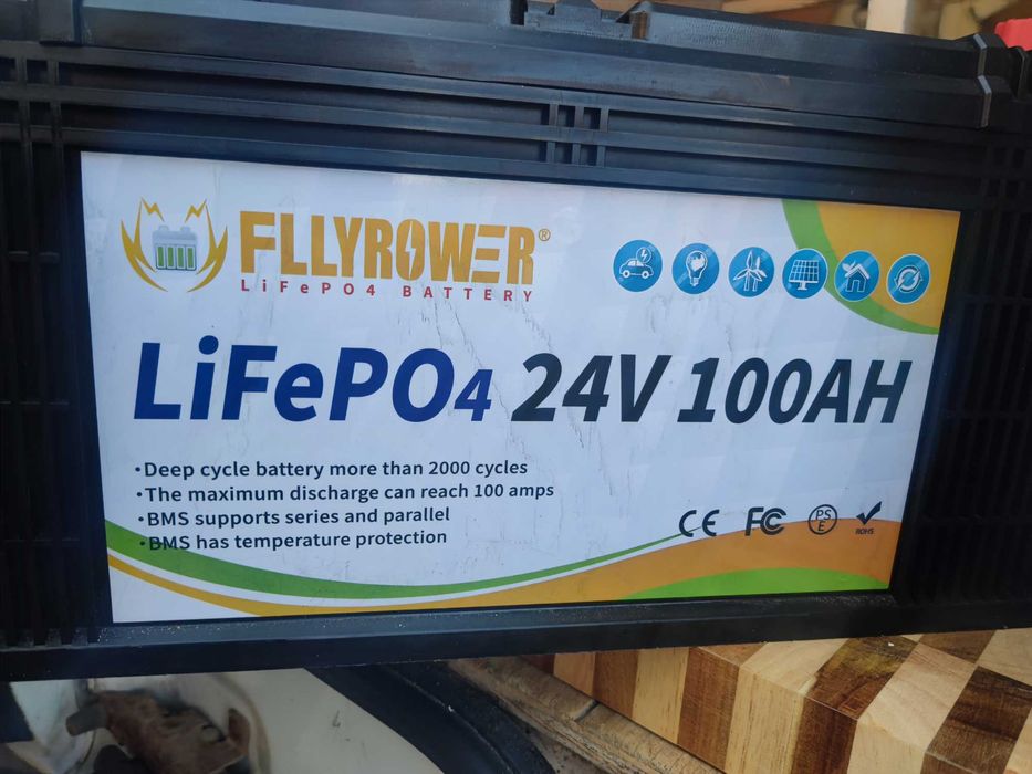 2x Akumulatory LiFePo4 (24V100AH) + Inwerter