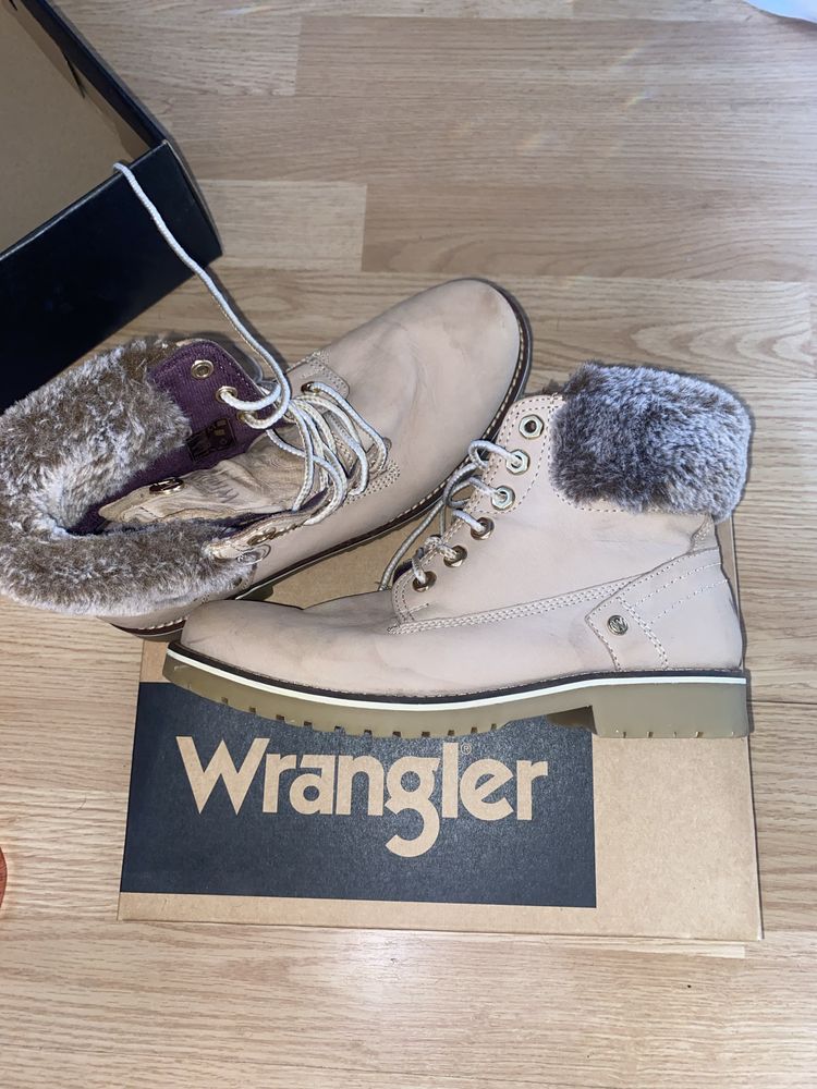 Buty zimowe trapery Wrangler 39 beżowe damskie