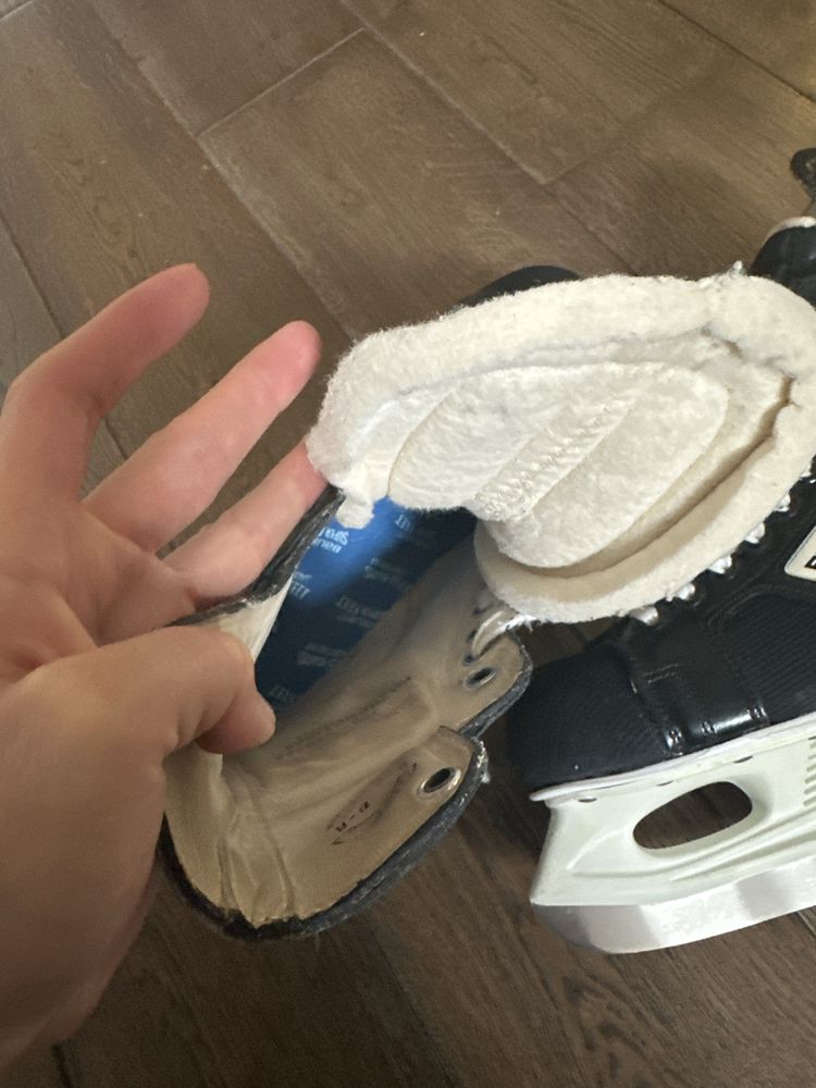 Хокейні ковзани Bauer Supreme Custom 1000