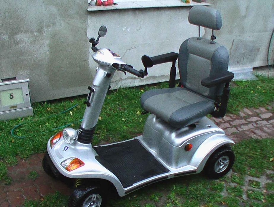 Wózek skuter inwalidzki samojezdny dla seniora elektryczny STRIDER