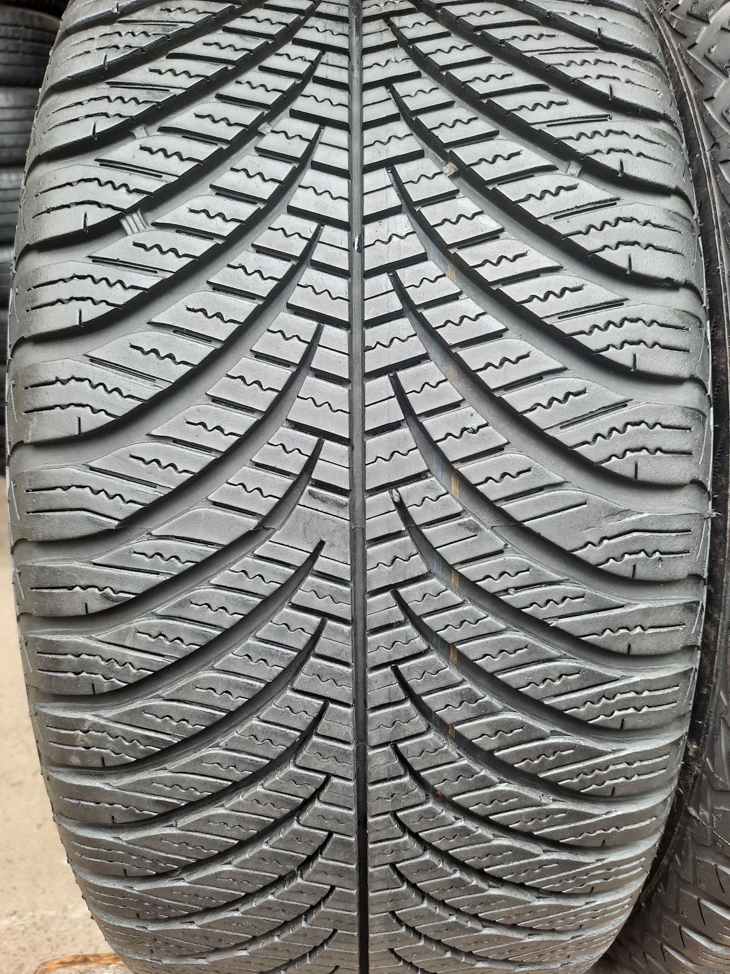 Всесезонні шини 225/50 R17 Goodyear Vector 4Seasons Gen-2 2шт. 6мм