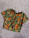 Crop top krótki T-shirt lata 70. kwiaty retro