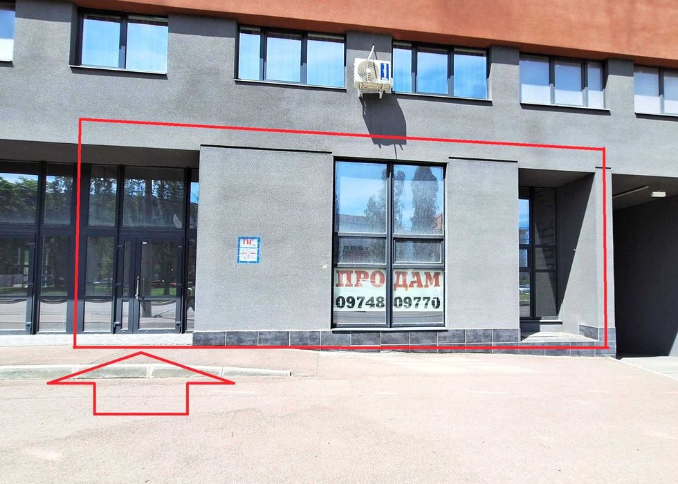 Продаж торгівельного приміщення 97,26 м² у ЖК Кристал