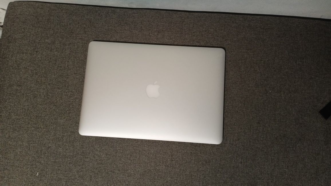 Witam Sprzedaję MacBook Pro