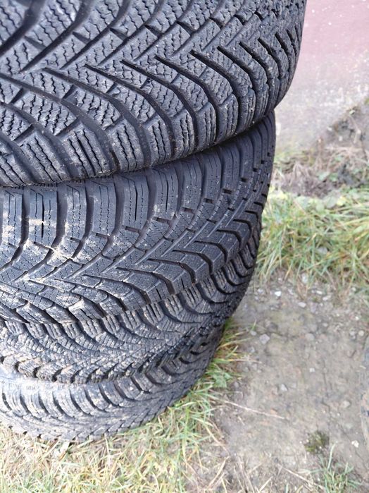 Opony zimowe 185/60/14 zeszłoroczne, bieżnik 8mm, felgi gratis