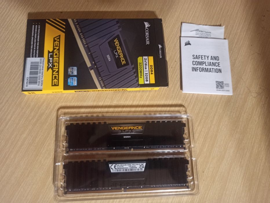 ddr4 32gb Corsair Vengeance нова