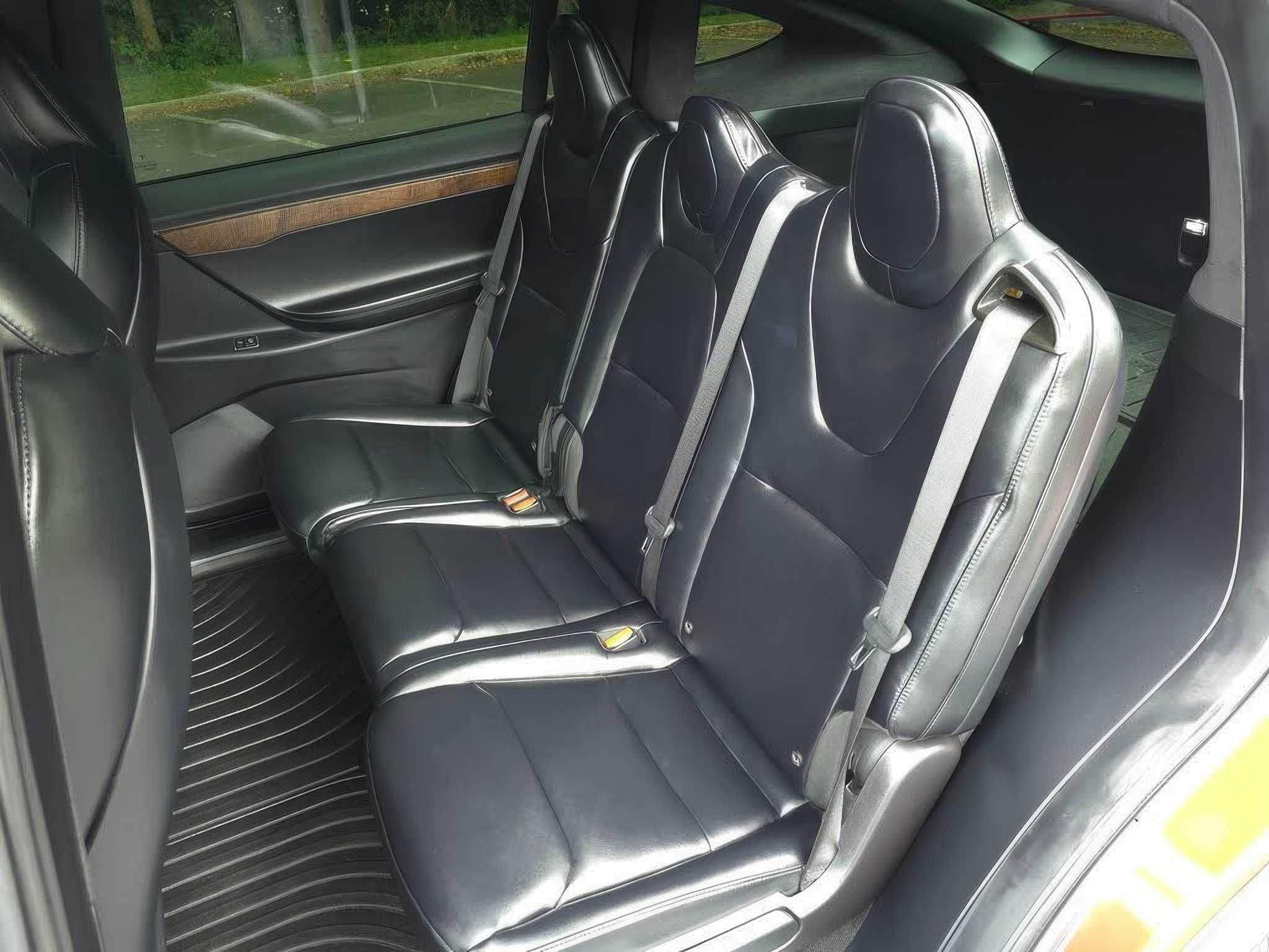 Tesla Model X 2020