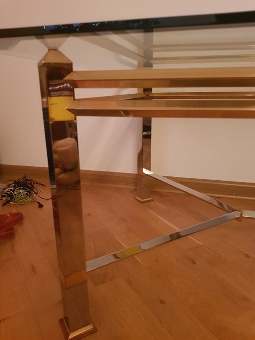 Столик журнальний.