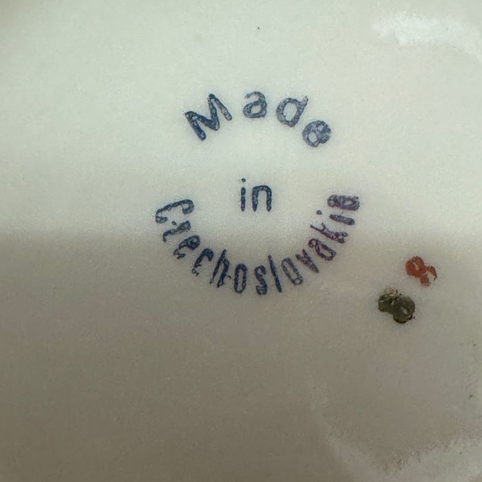 Mlecznik Art Deco - połowa XX wieku