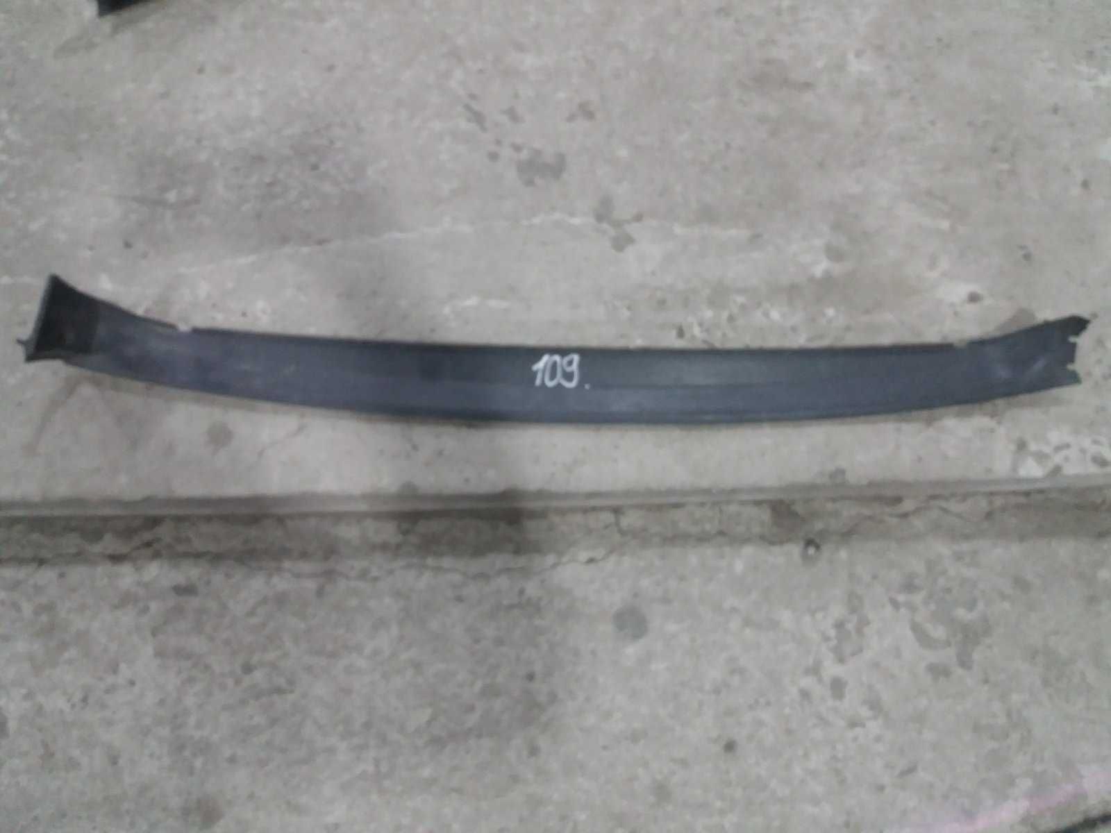 Накладка заднего бампера 8L0807421C