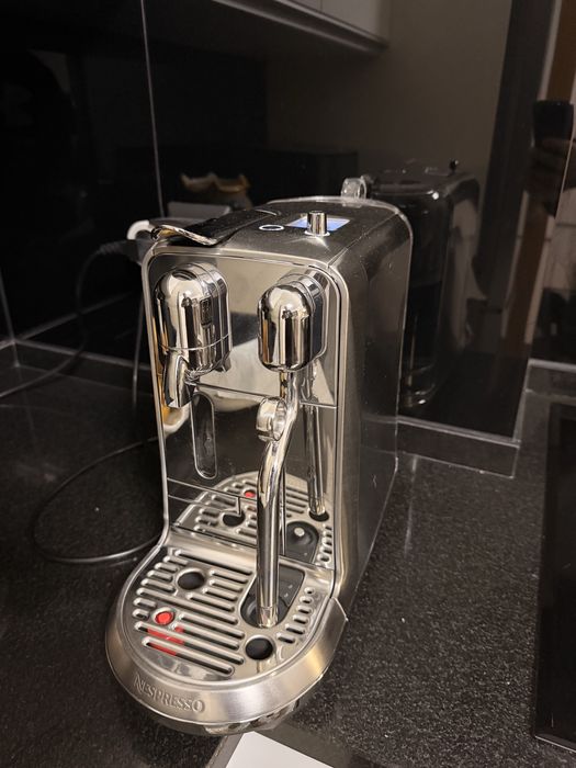 Maquina Nespresso Creatista Plus