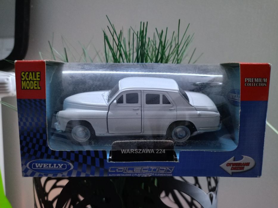 Kolekcjonerski model samochodu Warszawa 224
