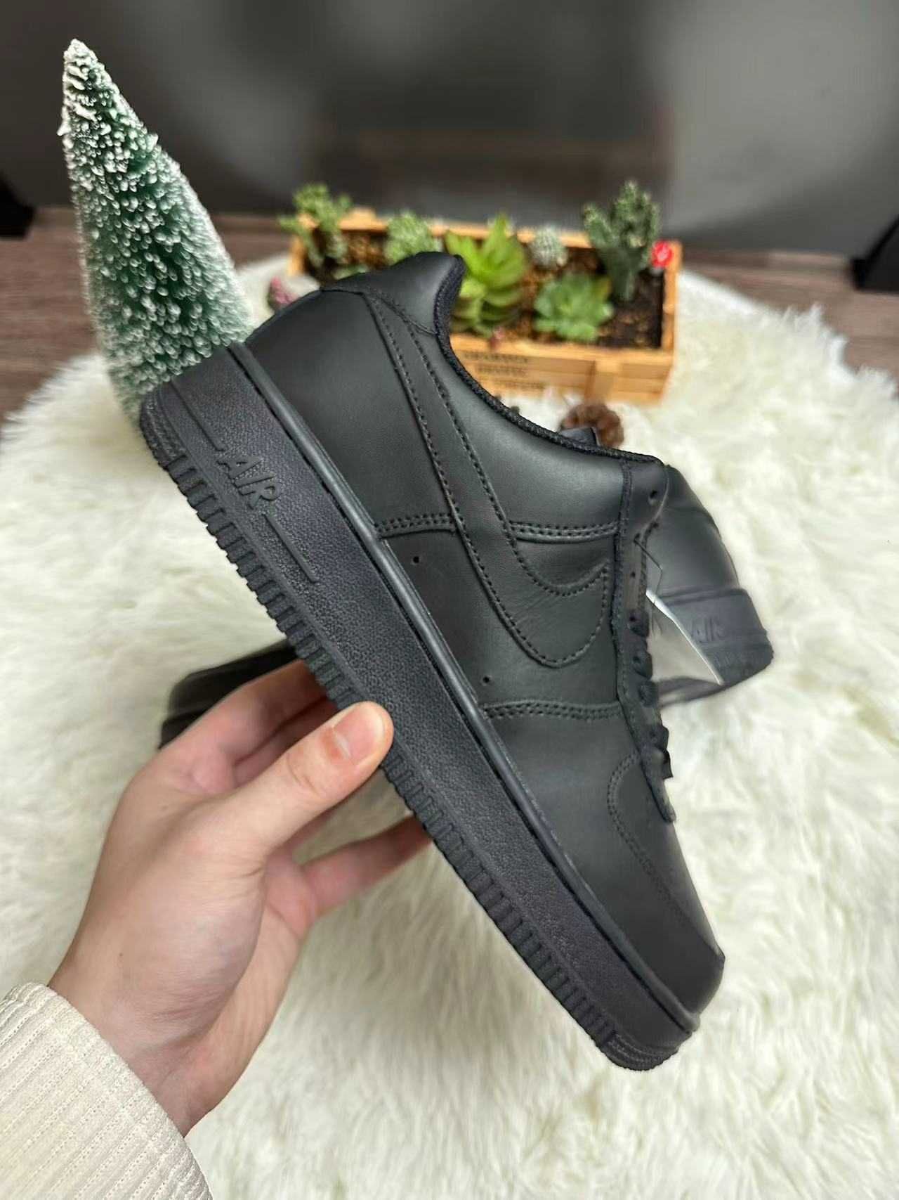 Nike Air Force 1 Low '07 Black EU 40