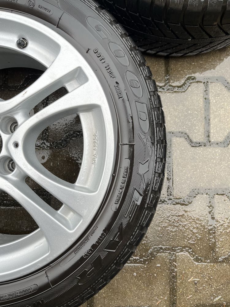 Opona pojedyńcza goodyear vector4season 205/55 R16