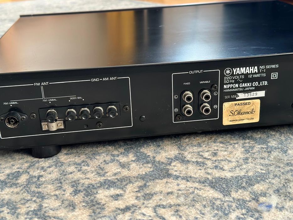 Tuner radiowy YAMAHA T1