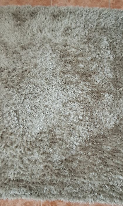 Carpete de sala, cor beje escuro