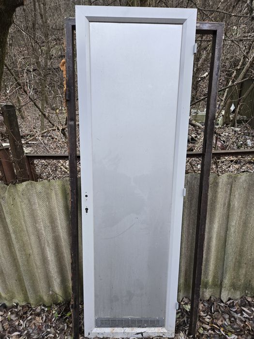 Алюмінієві двері (офіс, туалет, кладовка)