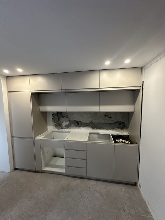 Cozinha e roupeiros sob medidas