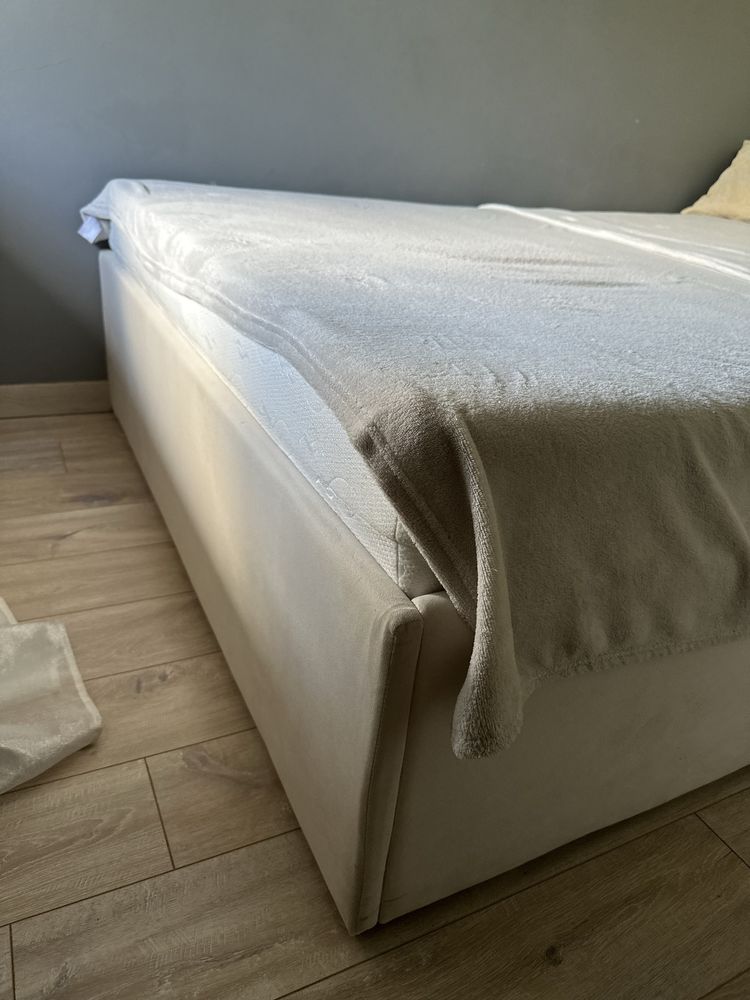 Łóżko z komorą + materac 140cm