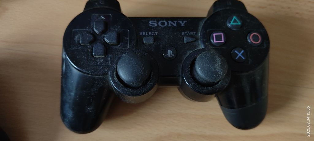 Kontrolery PS3 + buzzery