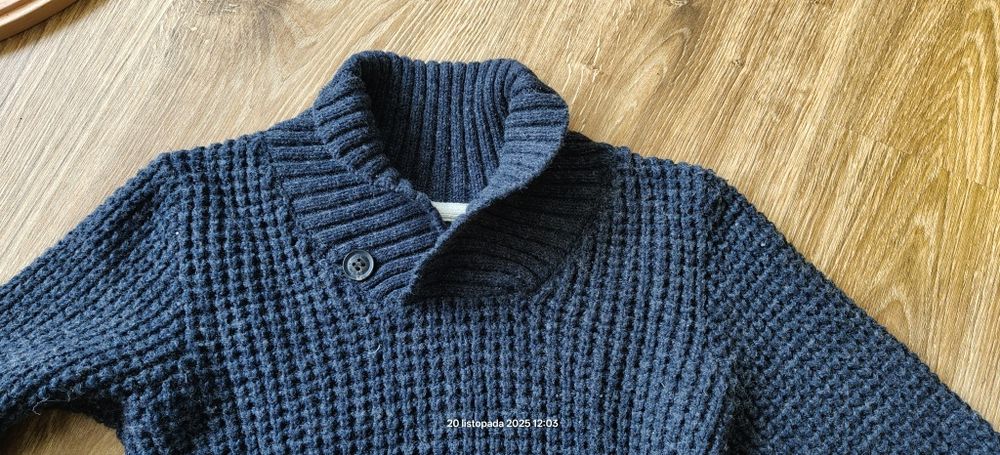 Granatowy chłopięcy sweter 98/104 H&M