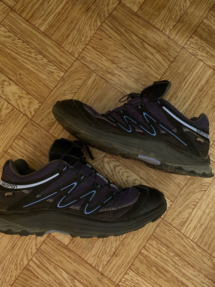 solomon gore tex , 42