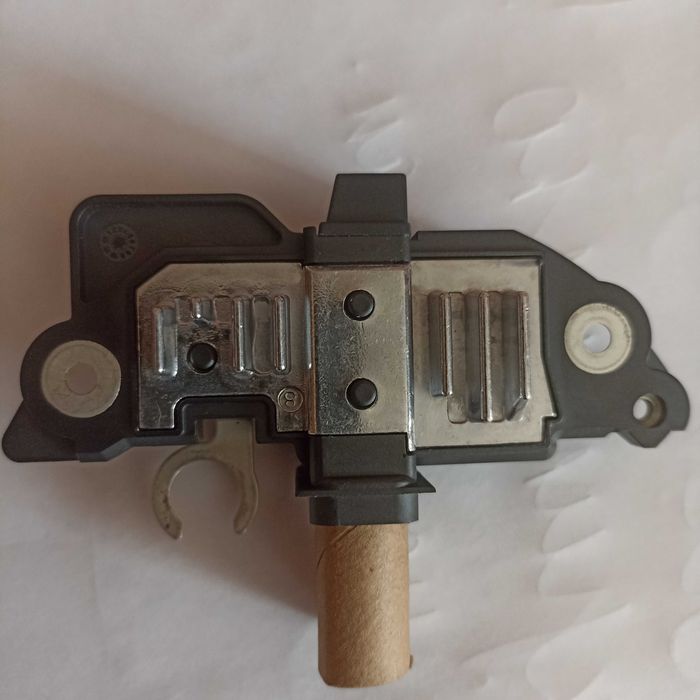 BOSCH 1986 AEO 128 реле регулятор генератора (інтеграл)