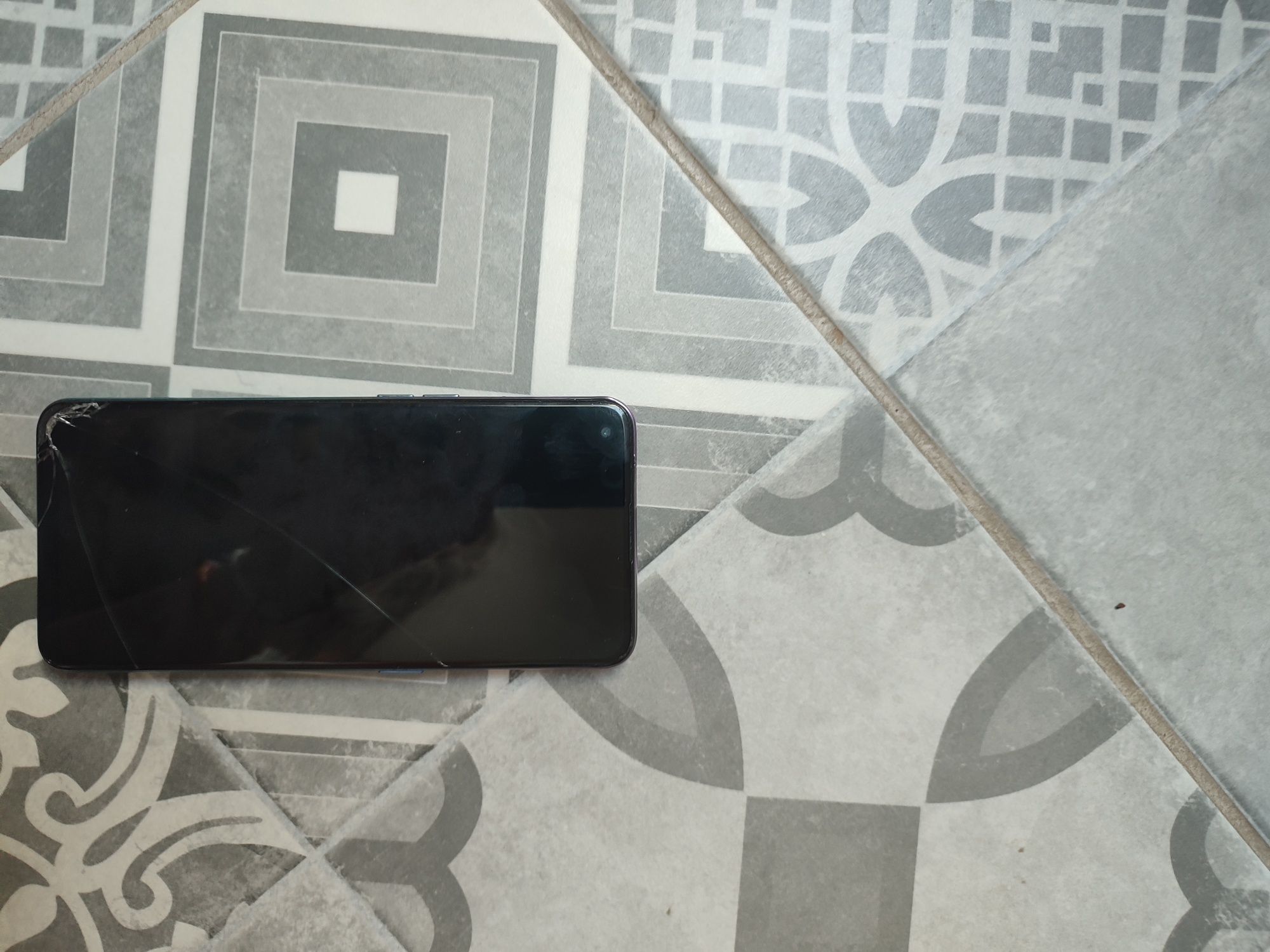 Rozbity telefon oppo
