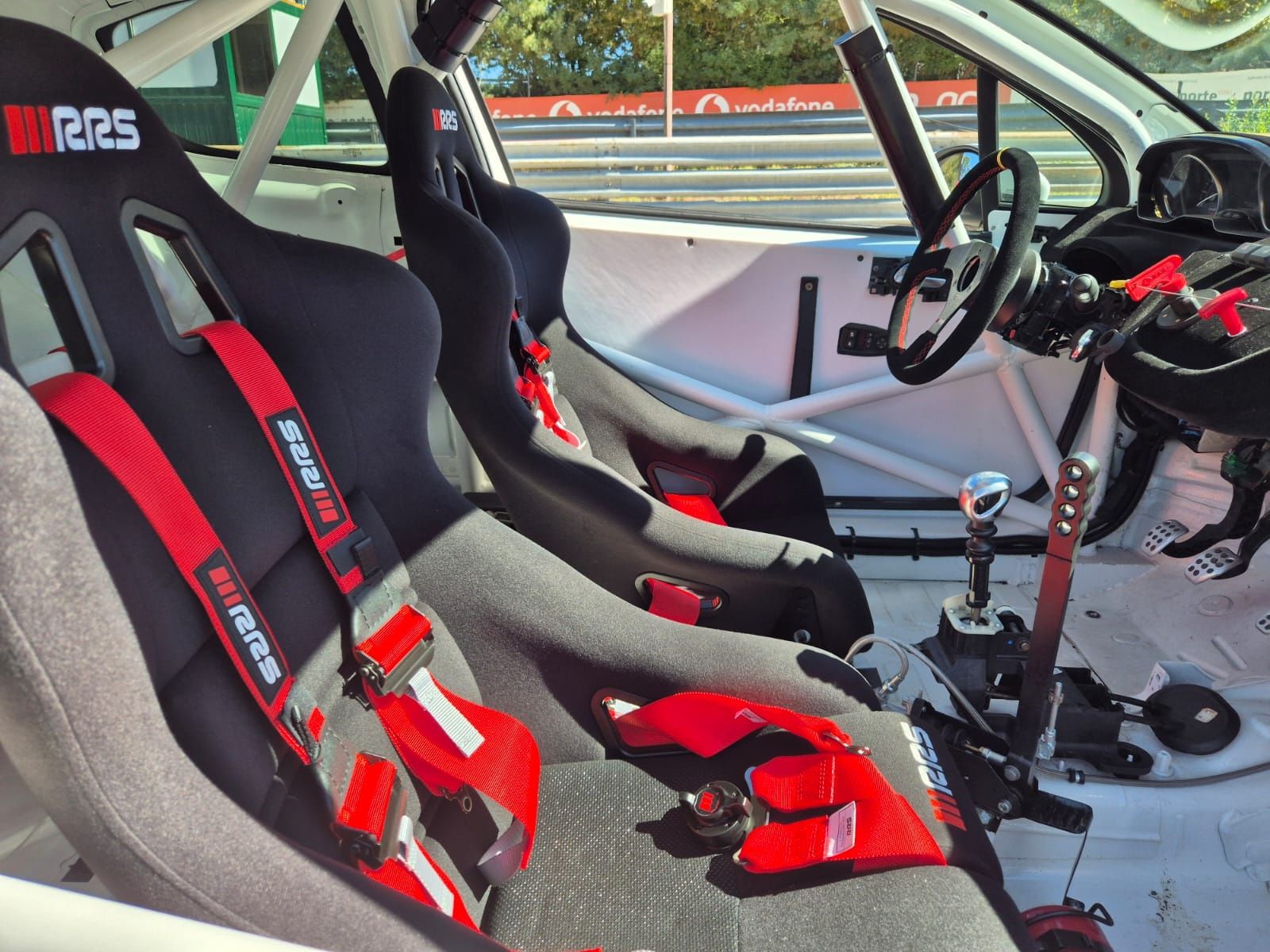 Peugeot 208 gti rally rali competição