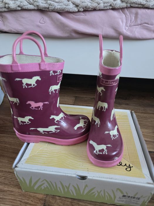 Кросівки,хайтопи,зимові сапоги на хлопчика 23,24,25