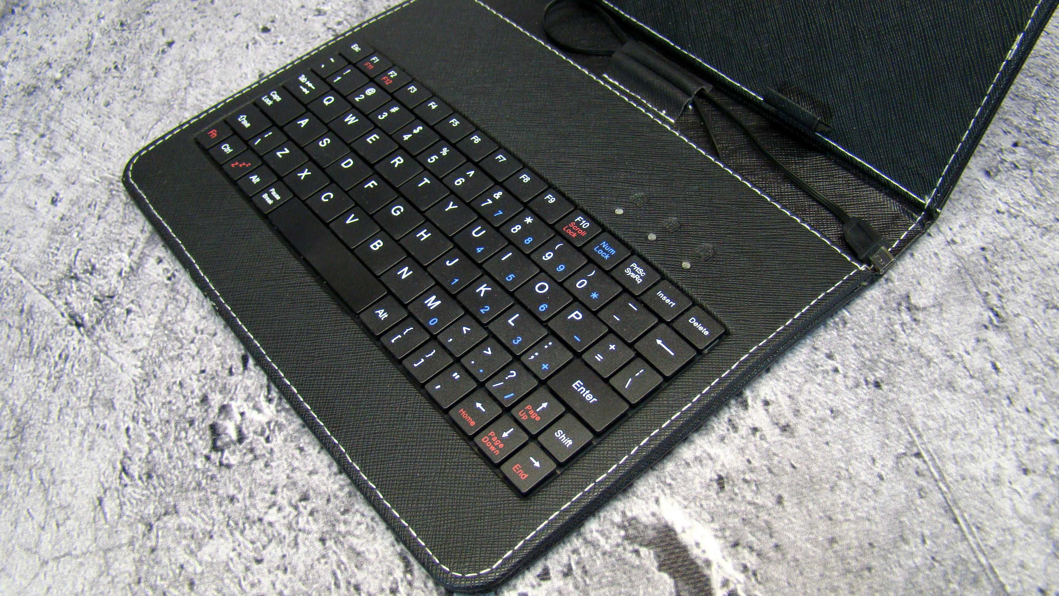 Etui klawiatura na tablet USB - ładny stan