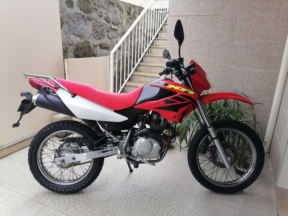 Honda Xr 125 apenas 8300km como nova!!