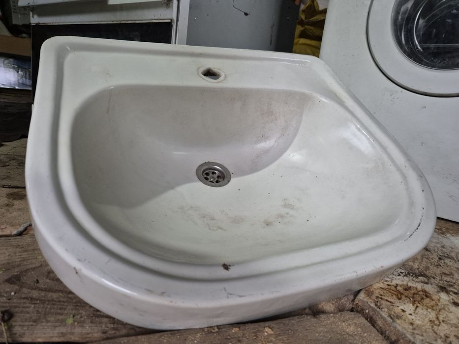 Умивальники старі 2 шт