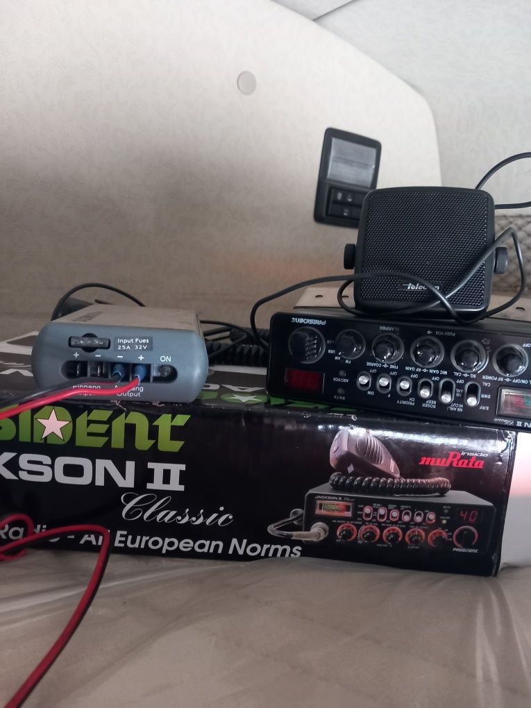Vendo Rádio CB com pouco uso