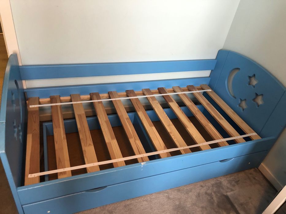 Niebieskie Łóżko dziecięce 160cmx80cm + materac,barierka,szuflada