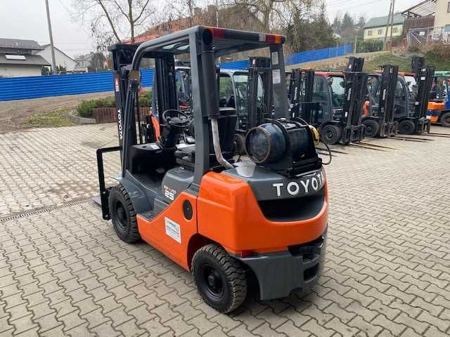 Wózek widłowy Toyota 02-8FGF25, 2,5t, LPG, 2018r, Triplex 4,7m, UDT