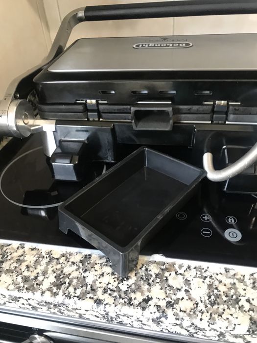 Grelhador Delonghi CGH1012D e placa de grill mais placa de gridle
