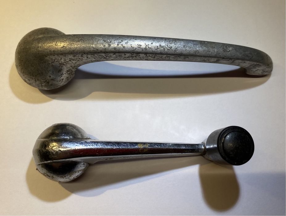 Klamki Korbki szyb 2-szt od starych samochodów czesci do samochodu