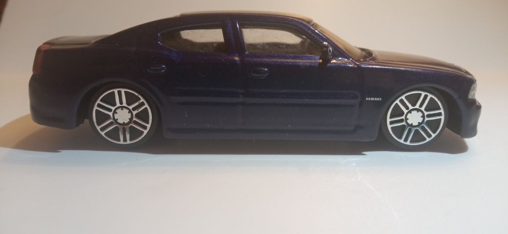 Bburago Dodge charger skala 1/43