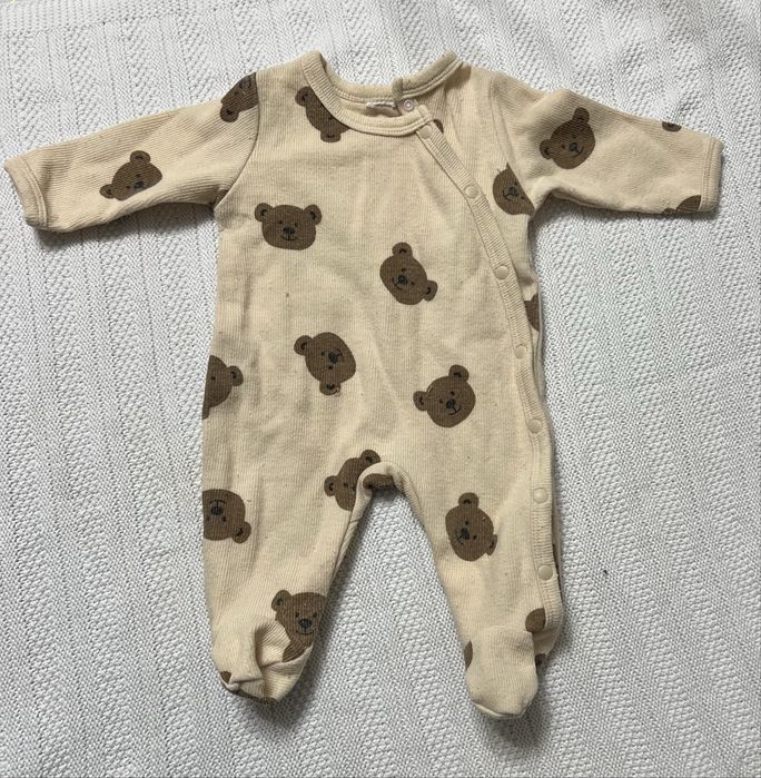 Чоловічок з ведмедиками