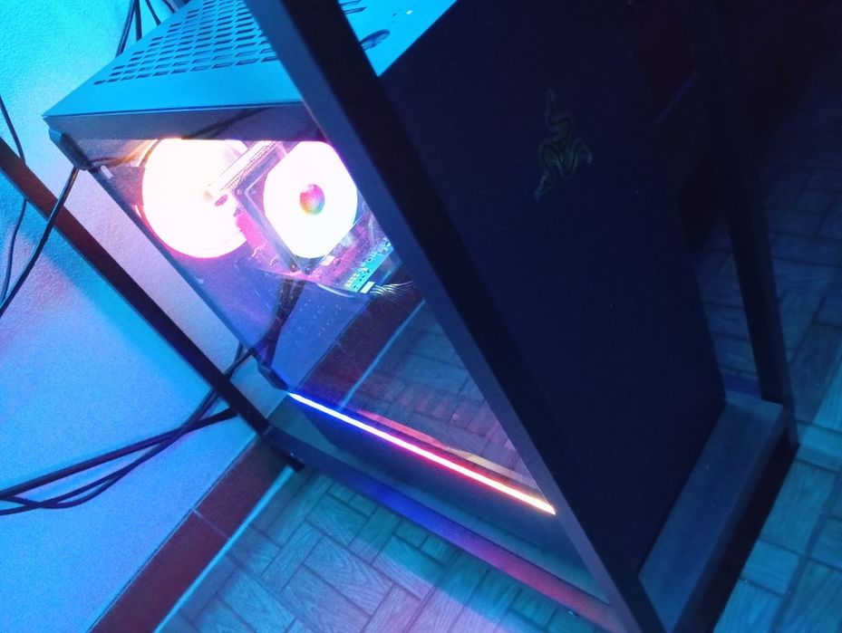 Torre gaming/ multimédia/ trabalho