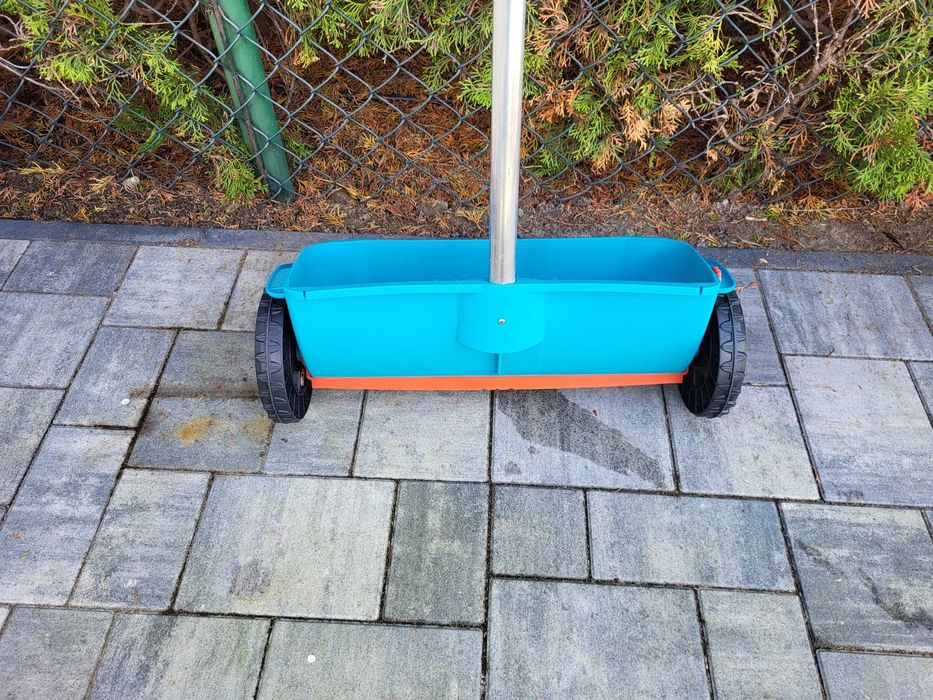 Gardena Classic siewnik uniwersalny 300