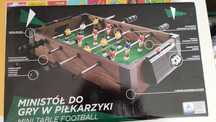 Gra piłkarzyki dla chłopca