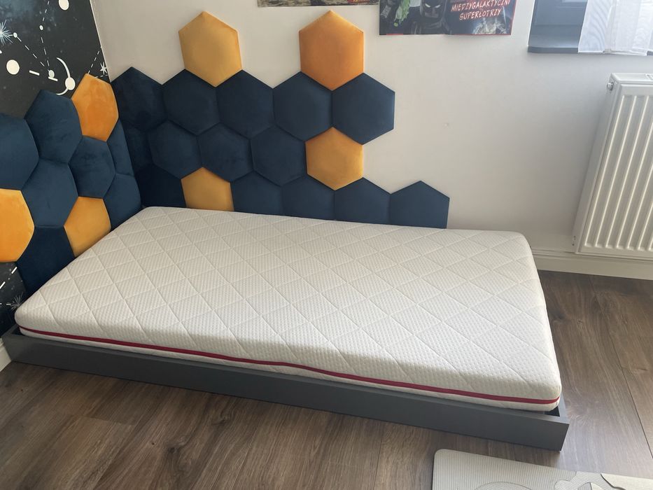 Łóżko 160x80 z materacem Janpol – stan bardzo dobry