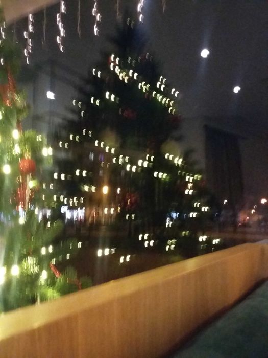 Парка кольору синій