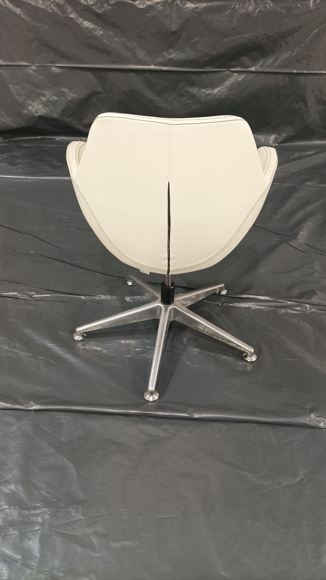 Krzesło  fotel Profim Fan 10E skora naturalna